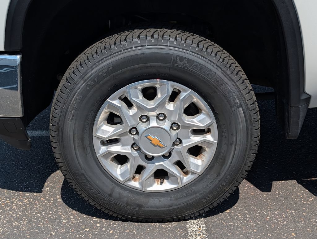 Used 2025 Chevrolet Silverado 2500 LTZ w/ LTZ Convenience Package AWD/4WD image 14