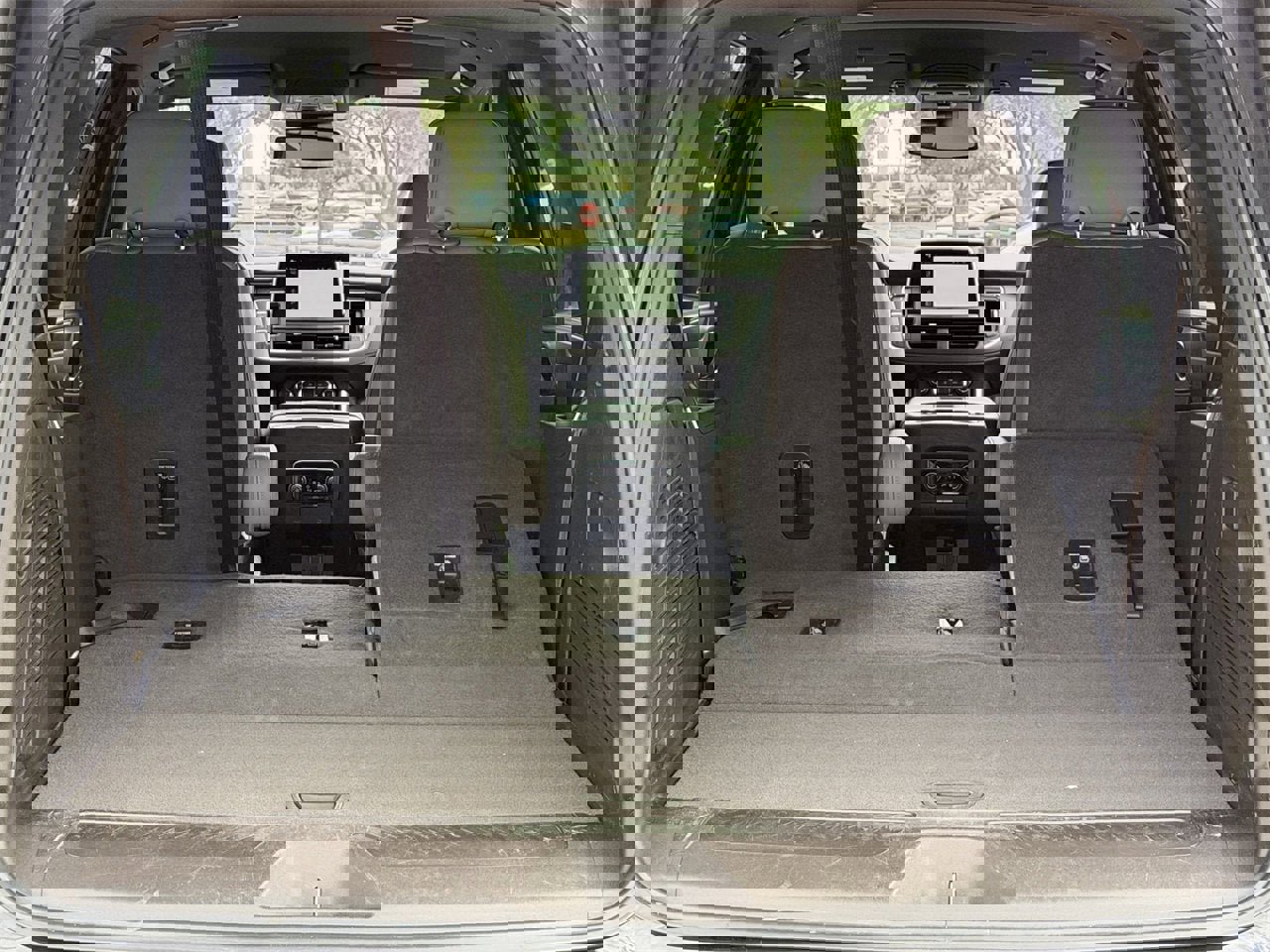 Certified 2024 Chevrolet Tahoe LT image 29