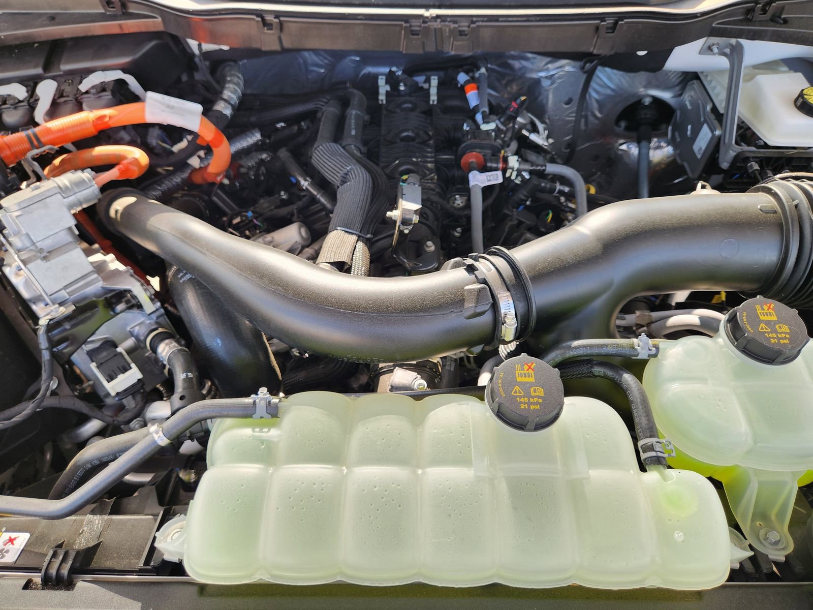 New 2025 Ford F150 Lariat w/ Equipment Group 502A High image 26