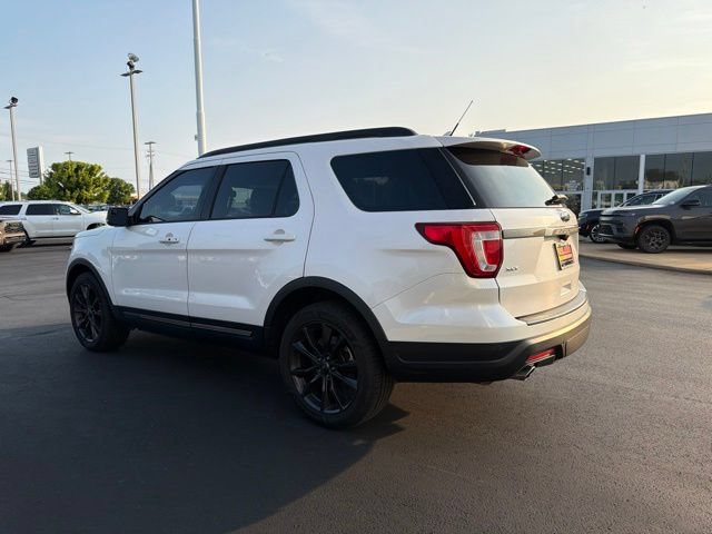 Used 2018 Ford Explorer XLT w/ Equipment Group 202A AWD/4WD image 5