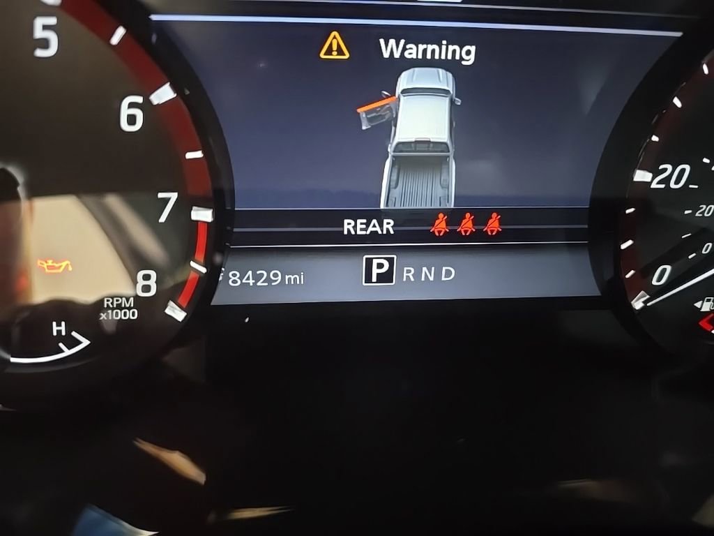 Used 2024 Nissan Frontier PRO-4X w/ Technology Package AWD/4WD image 2