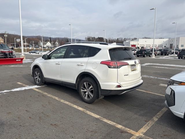 Used 2018 Toyota RAV4 XLE image 3