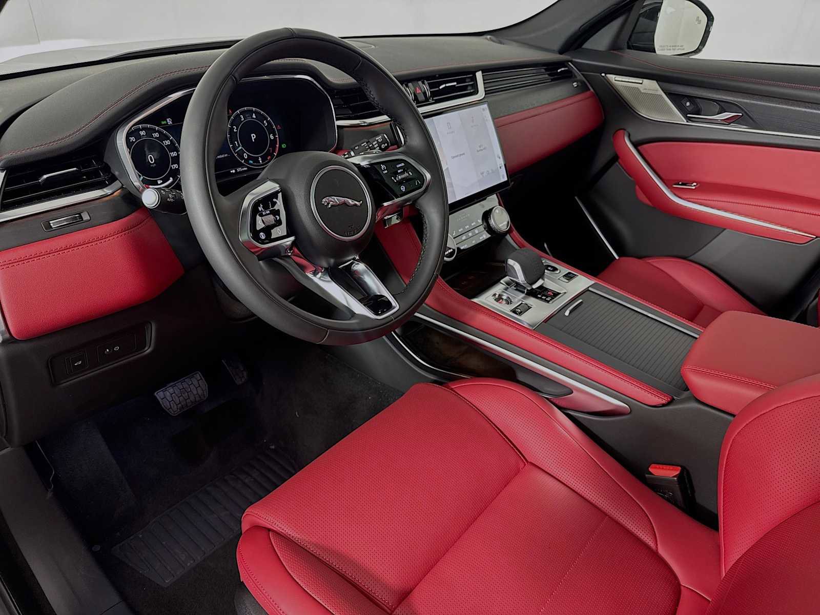 New 2025 Jaguar F-PACE R-Dynamic S image 9