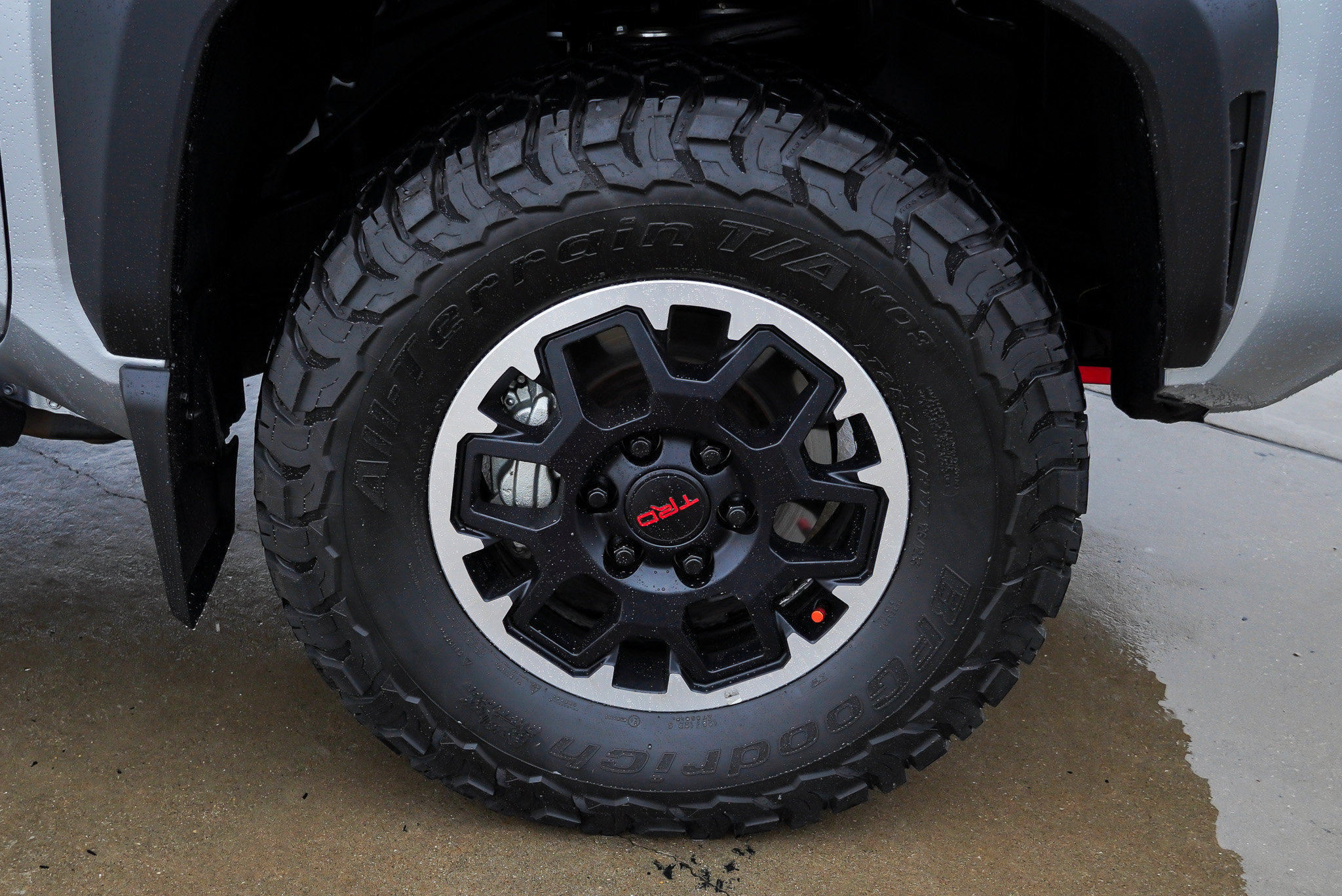 Certified 2025 Toyota Tacoma TRD Off-Road AWD/4WD image 10