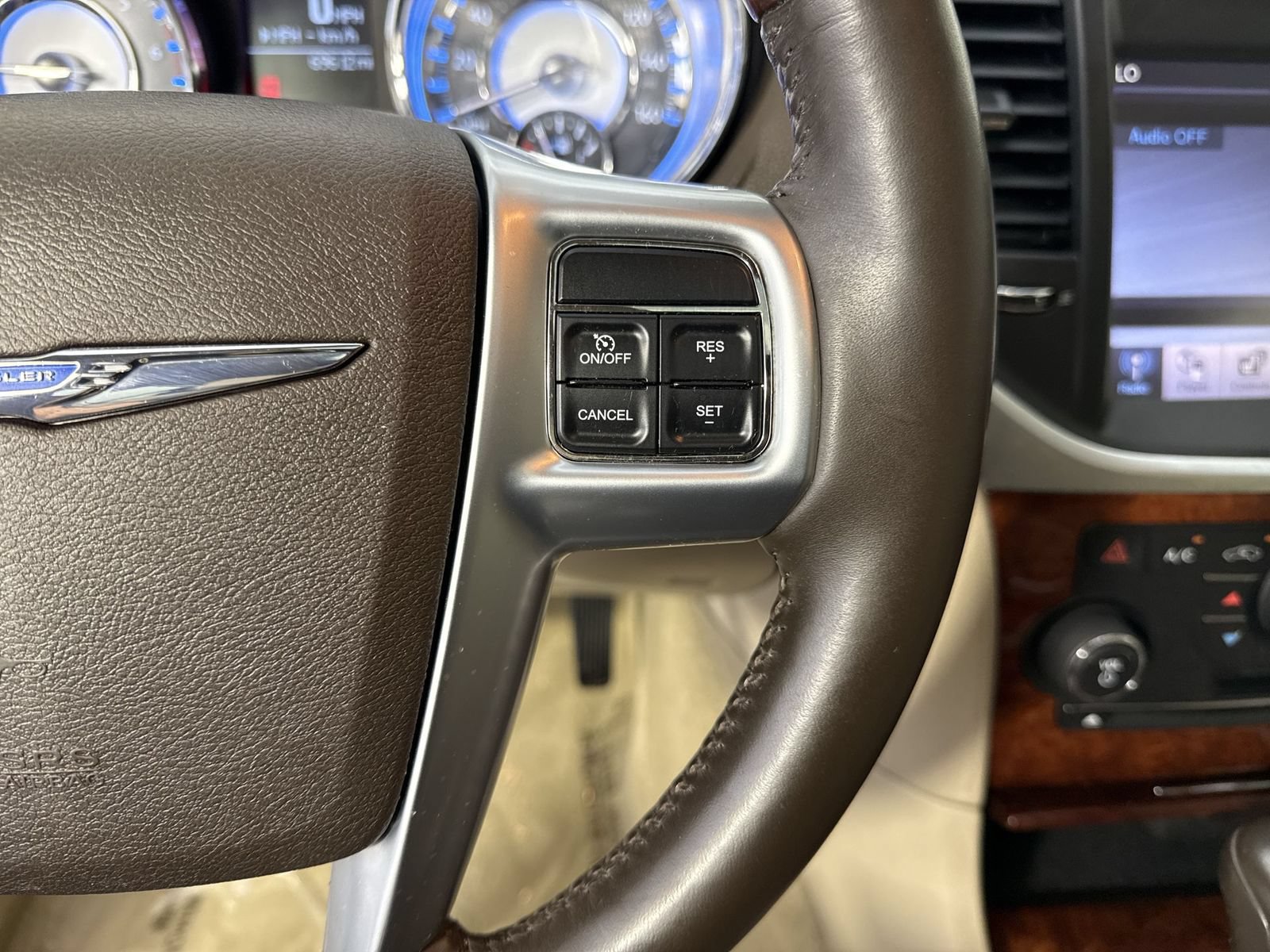 Used 2011 Chrysler 300 C w/ Sound Group RWD image 14