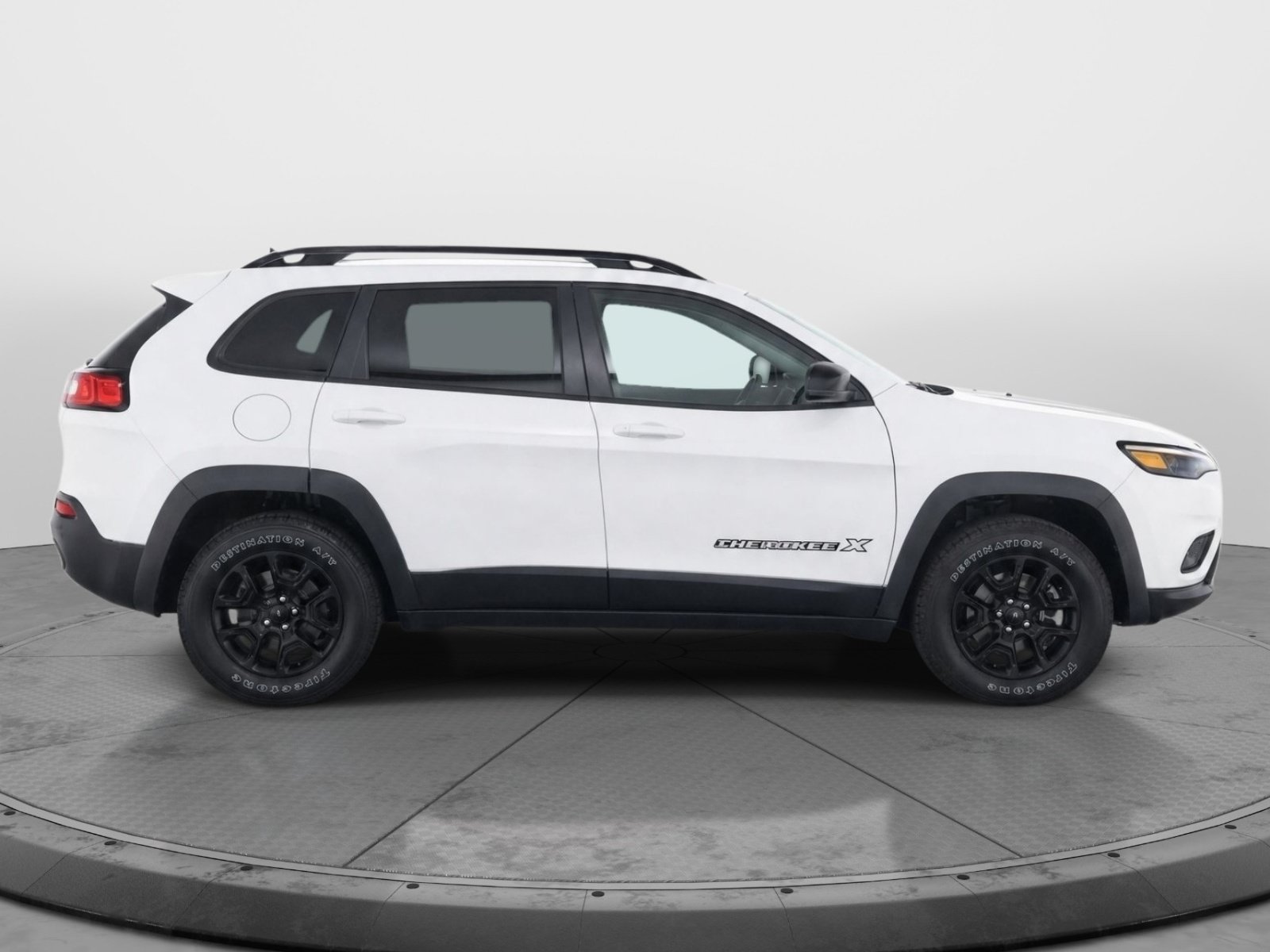 Used 2022 Jeep Cherokee Latitude AWD/4WD image 8