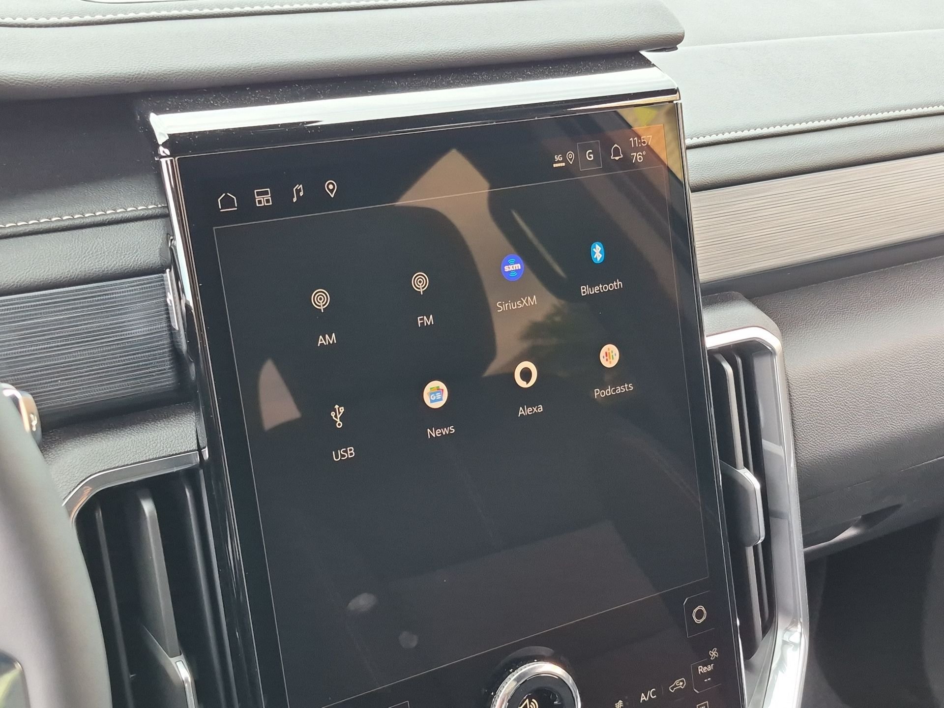 New 2025 GMC Acadia Elevation FWD image 13