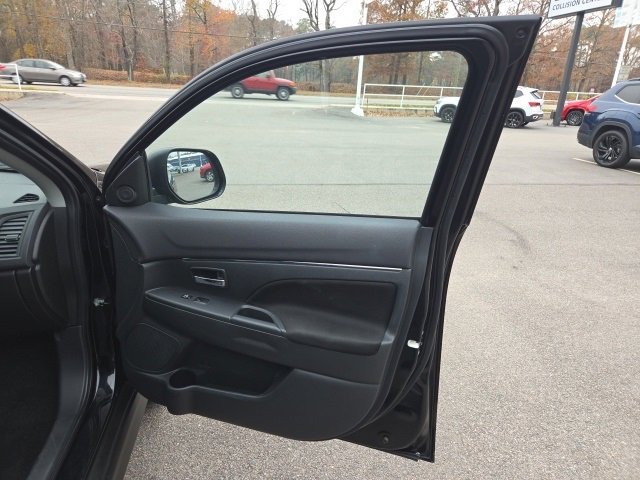 Used 2023 Mitsubishi Outlander Sport ES image 28