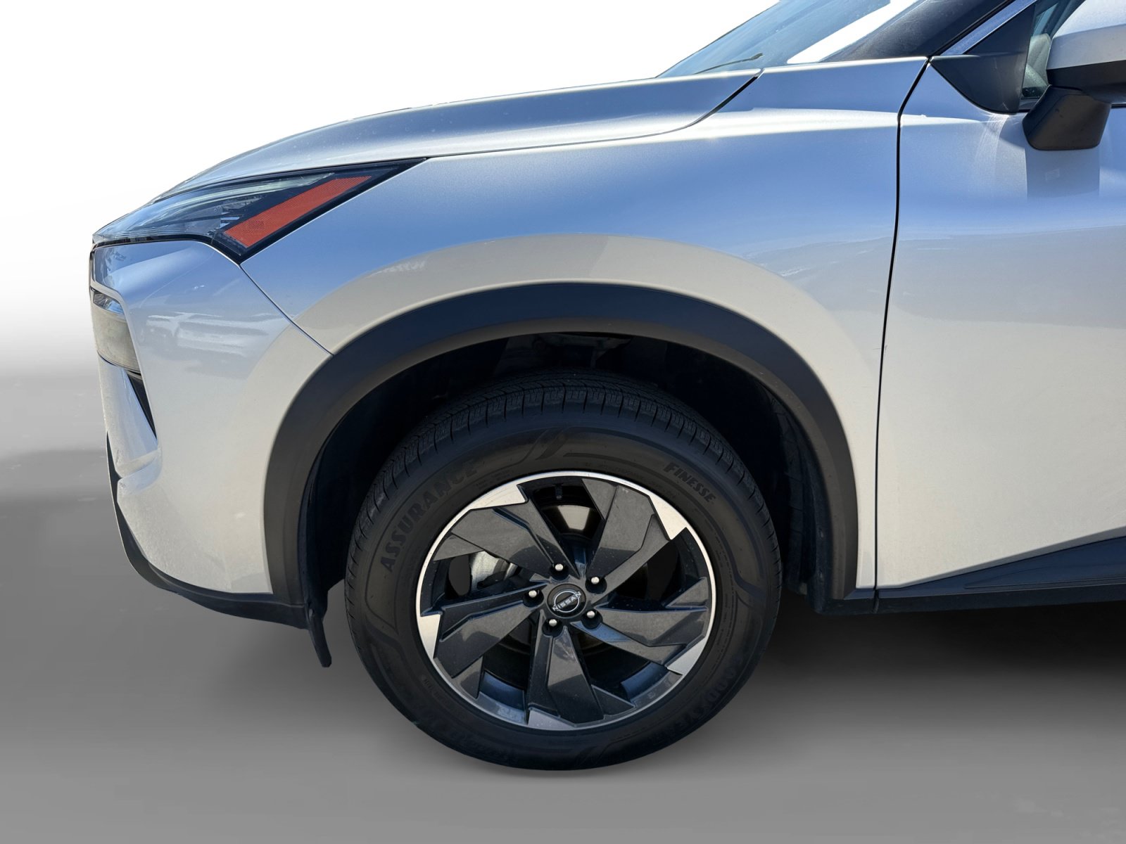 Used 2024 Nissan Rogue SV AWD/4WD image 9