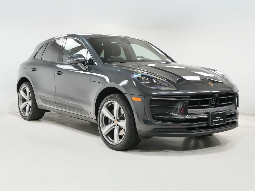 Certified 2026 Porsche Macan AWD/4WD image 8