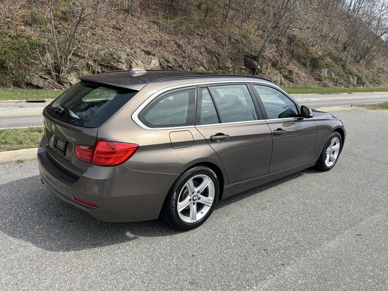 Used 2015 BMW 328i xDrive Wagon AWD/4WD image 7