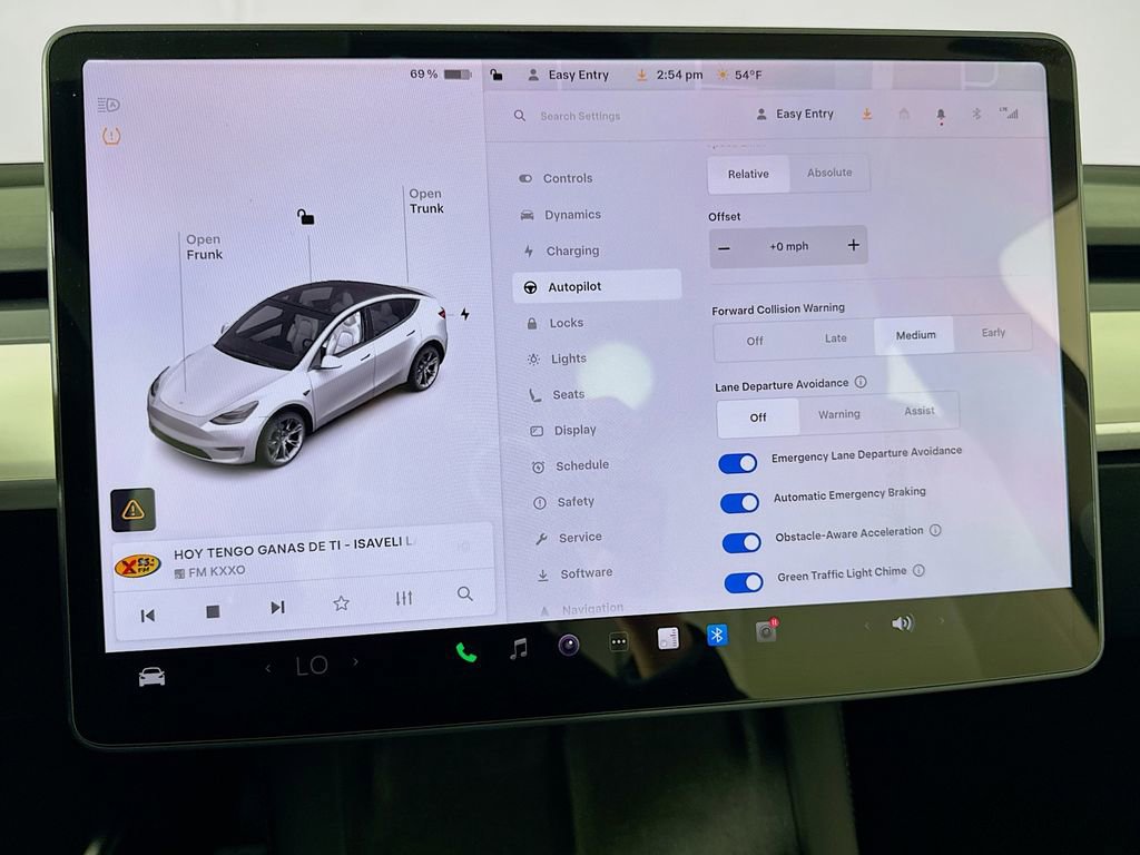 Used 2021 Tesla Model Y Long Range image 34