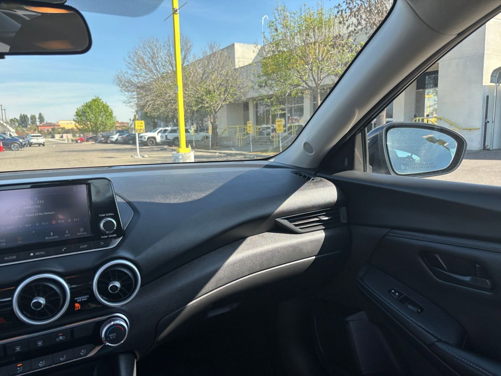 Used 2025 Nissan Sentra S image 33