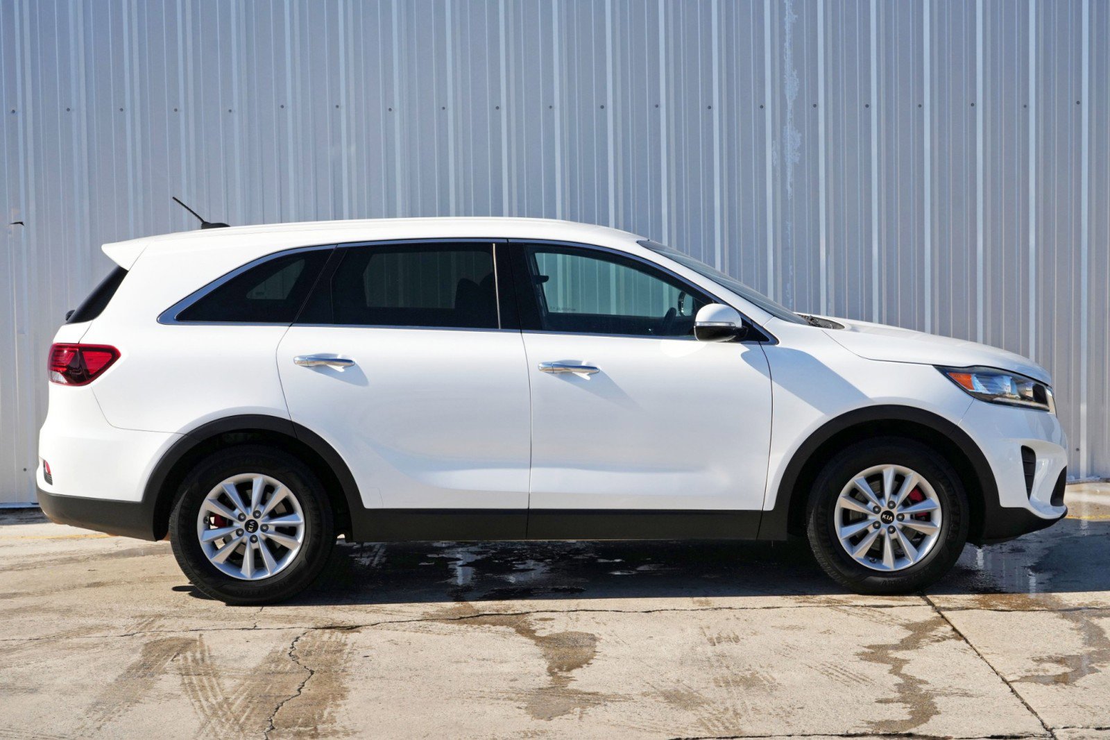 Used 2020 Kia Sorento LX image 44