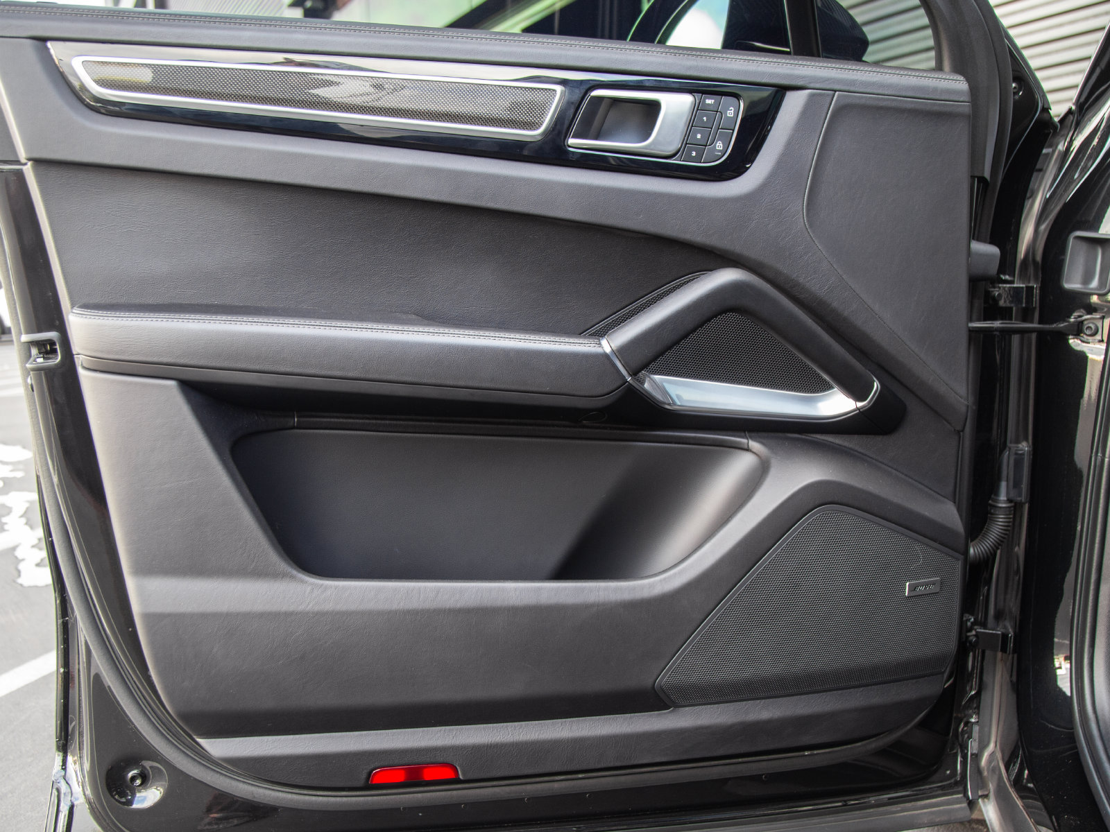 Certified 2023 Porsche Cayenne Turbo AWD/4WD image 9