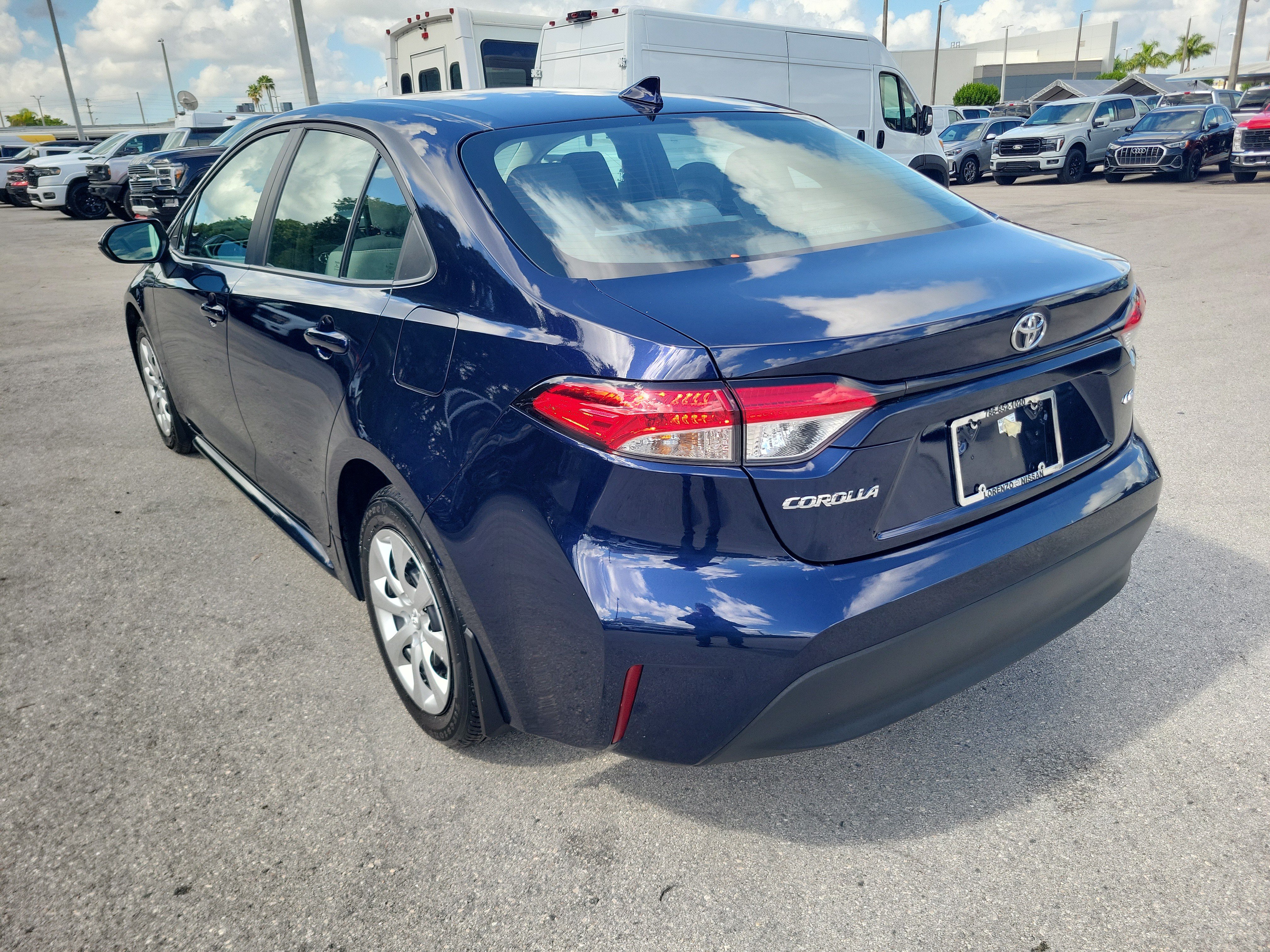 Used 2025 Toyota Corolla LE FWD image 7