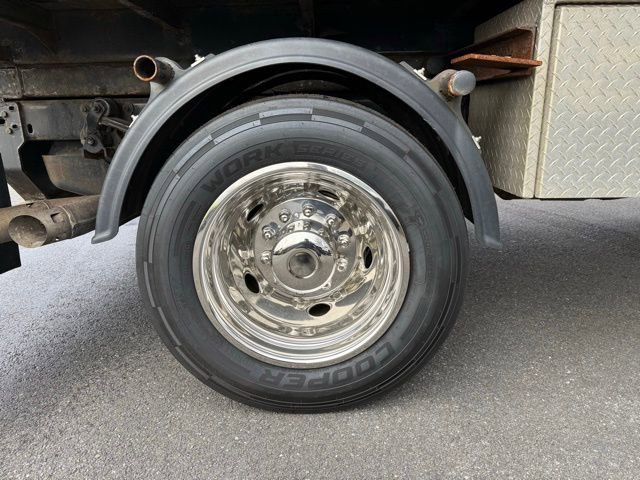 Certified 2017 Ford F550 4x4 Regular Cab Super Duty image 41