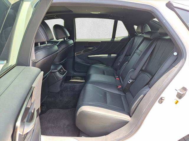 Used 2020 Lexus LS 500 w/ Accessory Package (Z2) RWD image 19