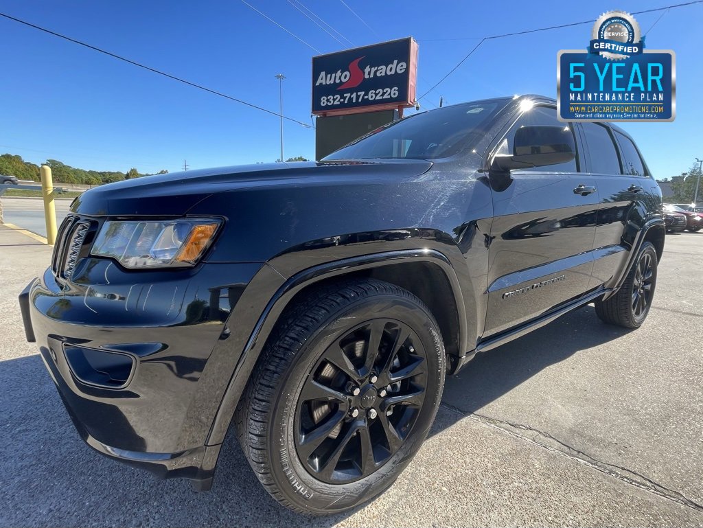 Used 2021 Jeep Grand Cherokee Laredo X image 1