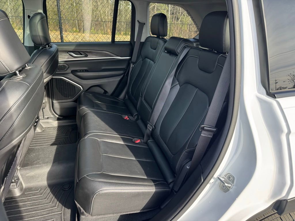 Used 2022 Jeep Grand Cherokee Limited 4xe image 23