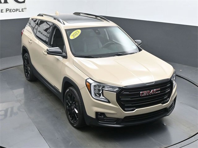 Used 2023 GMC Terrain SLT w/ Elevation Edition image 46