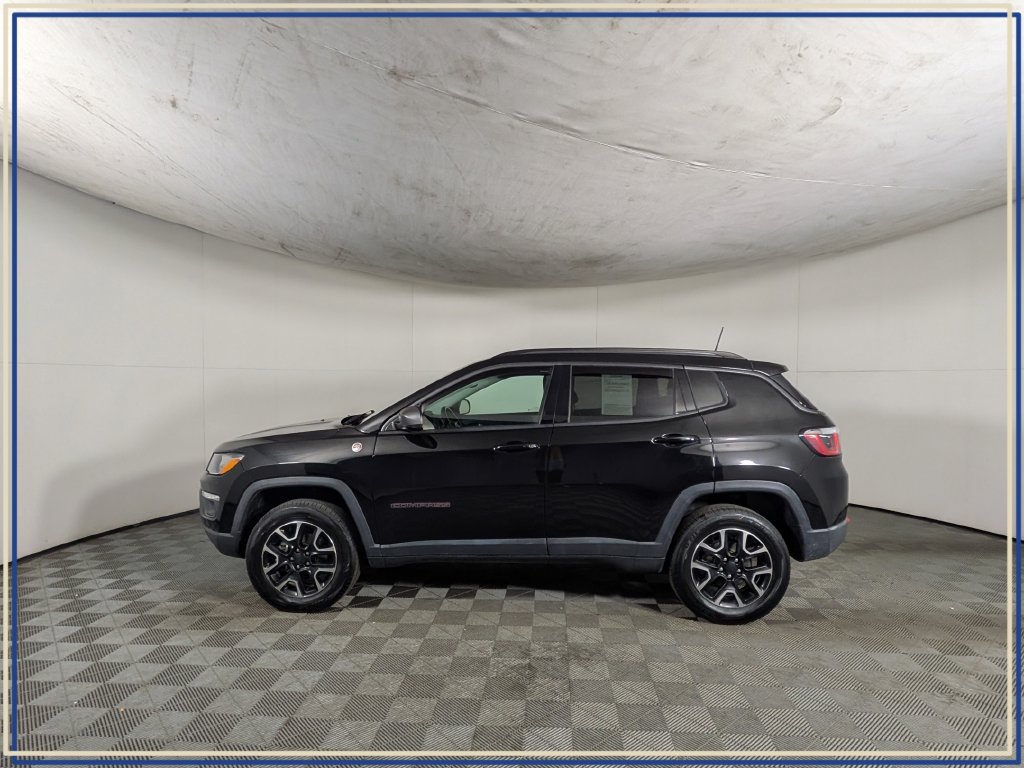 Used 2020 Jeep Compass Trailhawk w/ Leather Interior Group AWD/4WD image 3