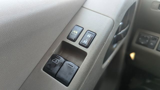 Used 2015 Nissan Frontier SV image 27