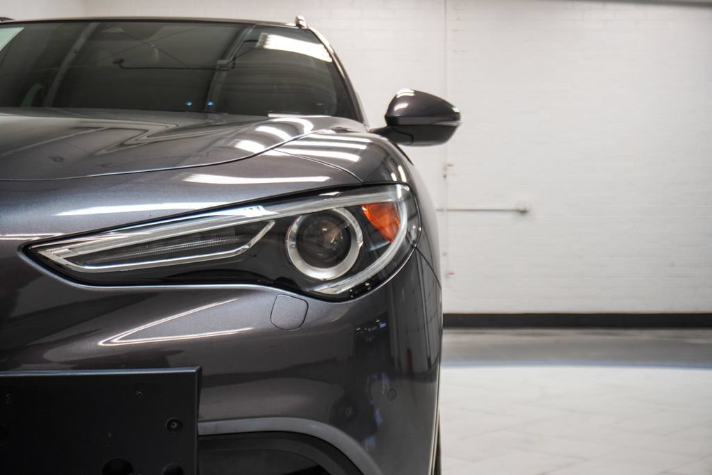 Used 2023 Alfa Romeo Stelvio Ti AWD/4WD image 37