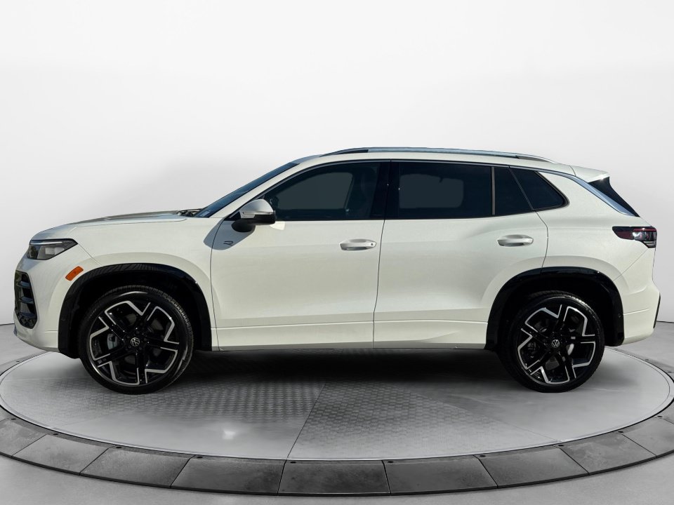 New 2026 Volkswagen Tiguan SEL R-Line AWD/4WD image 4