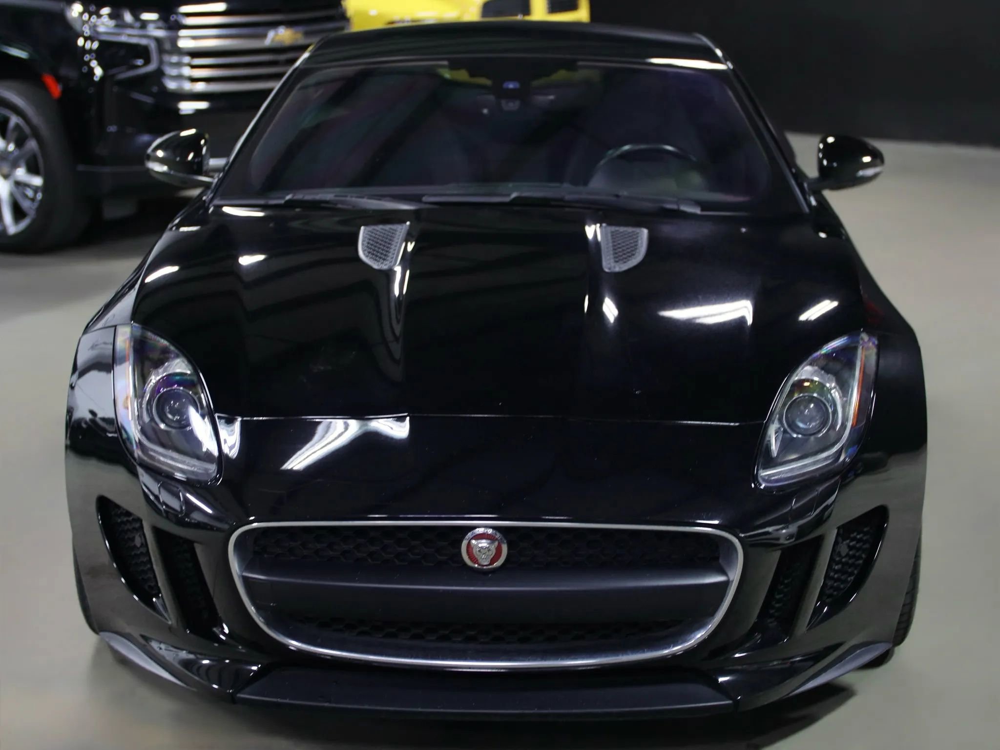 Used 2017 Jaguar F-TYPE Coupe image 5