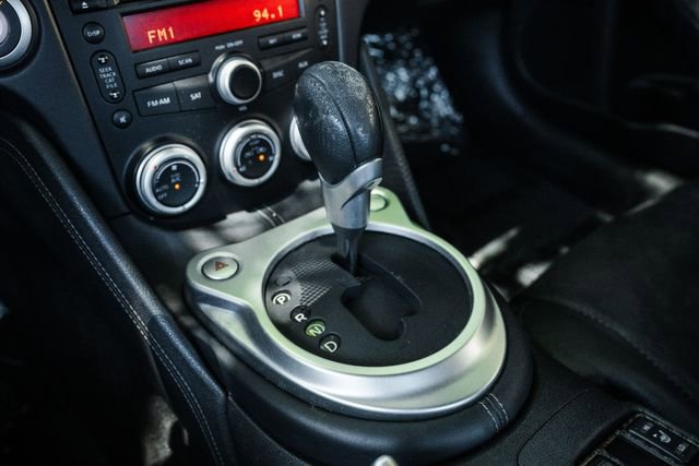 Used 2009 Nissan 370Z Touring w/ Sport Pkg image 12