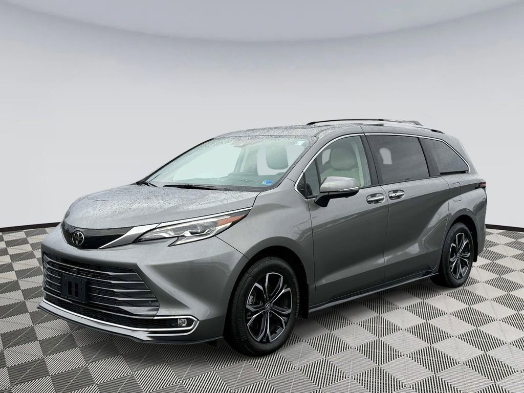 Used 2026 Toyota Sienna Platinum image 5