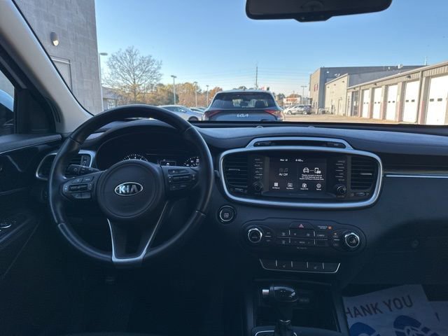 Used 2017 Kia Sorento LX w/ LX Convenience Package image 9