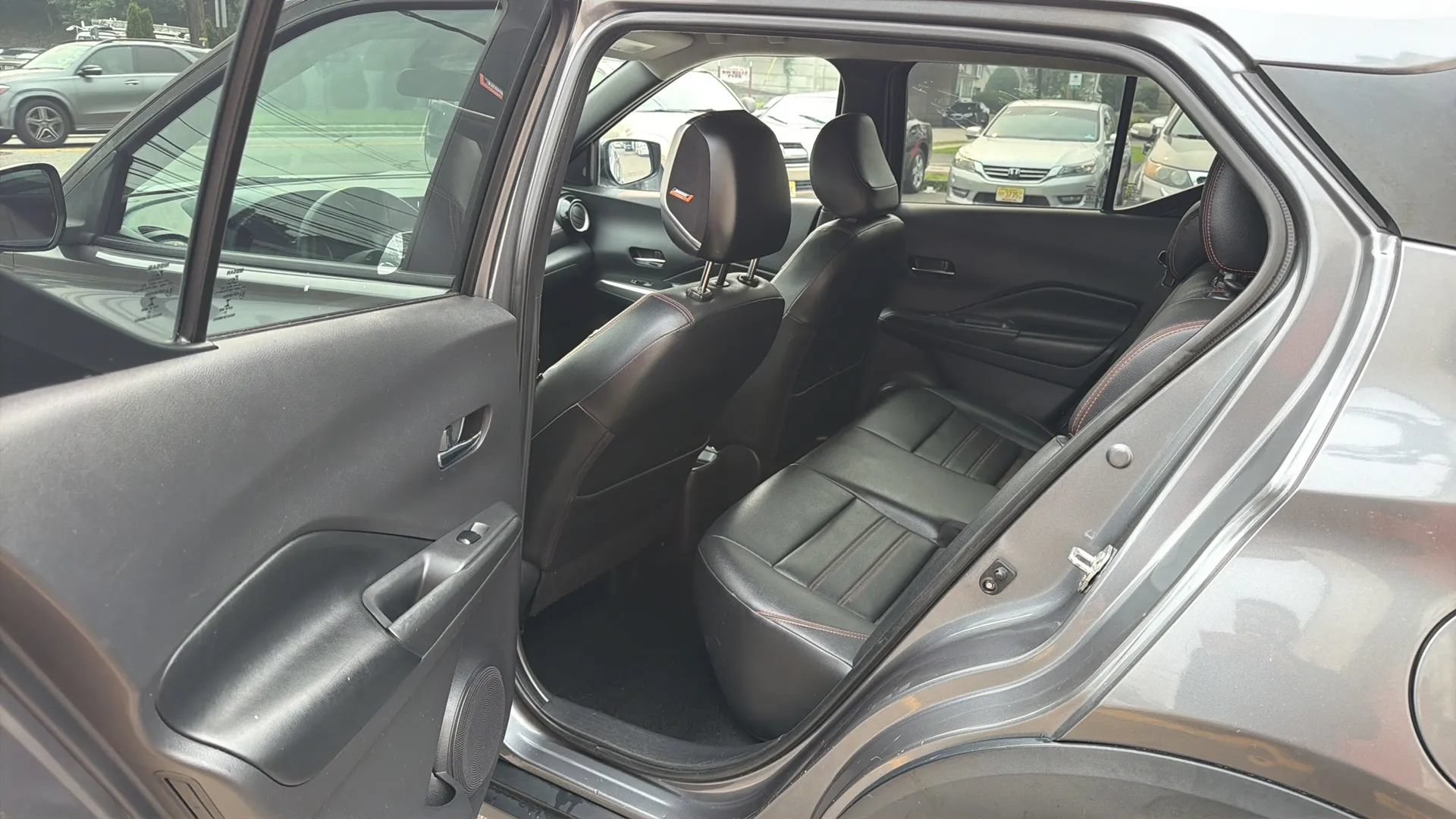 Used 2020 Nissan Kicks SR w/ SR Premium Package FWD image 28