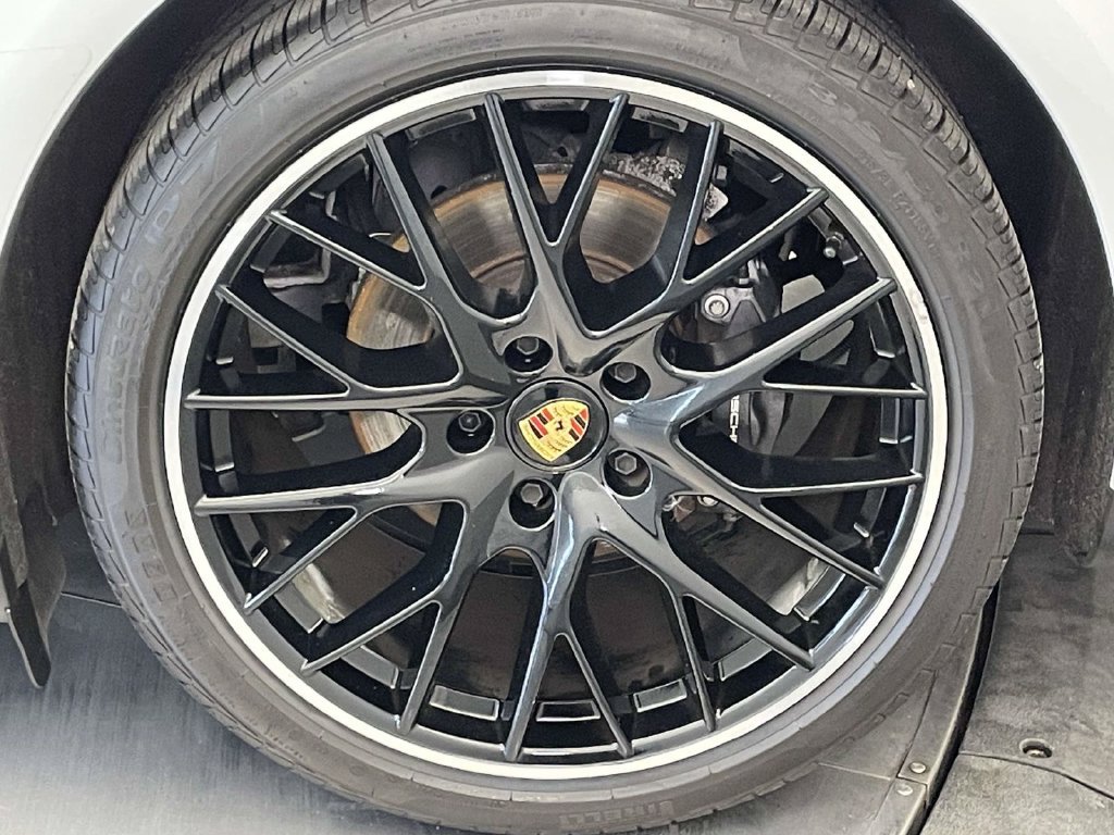 Certified 2023 Porsche Panamera 4 Platinum Edition AWD/4WD image 12