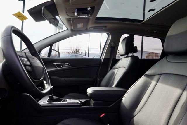 Certified 2026 Kia Sportage EX w/ EX Panorama Roof Package image 13