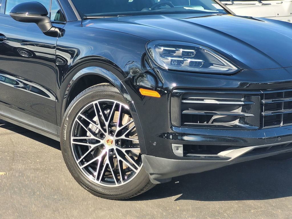 Used 2024 Porsche Cayenne Coupe AWD/4WD image 9