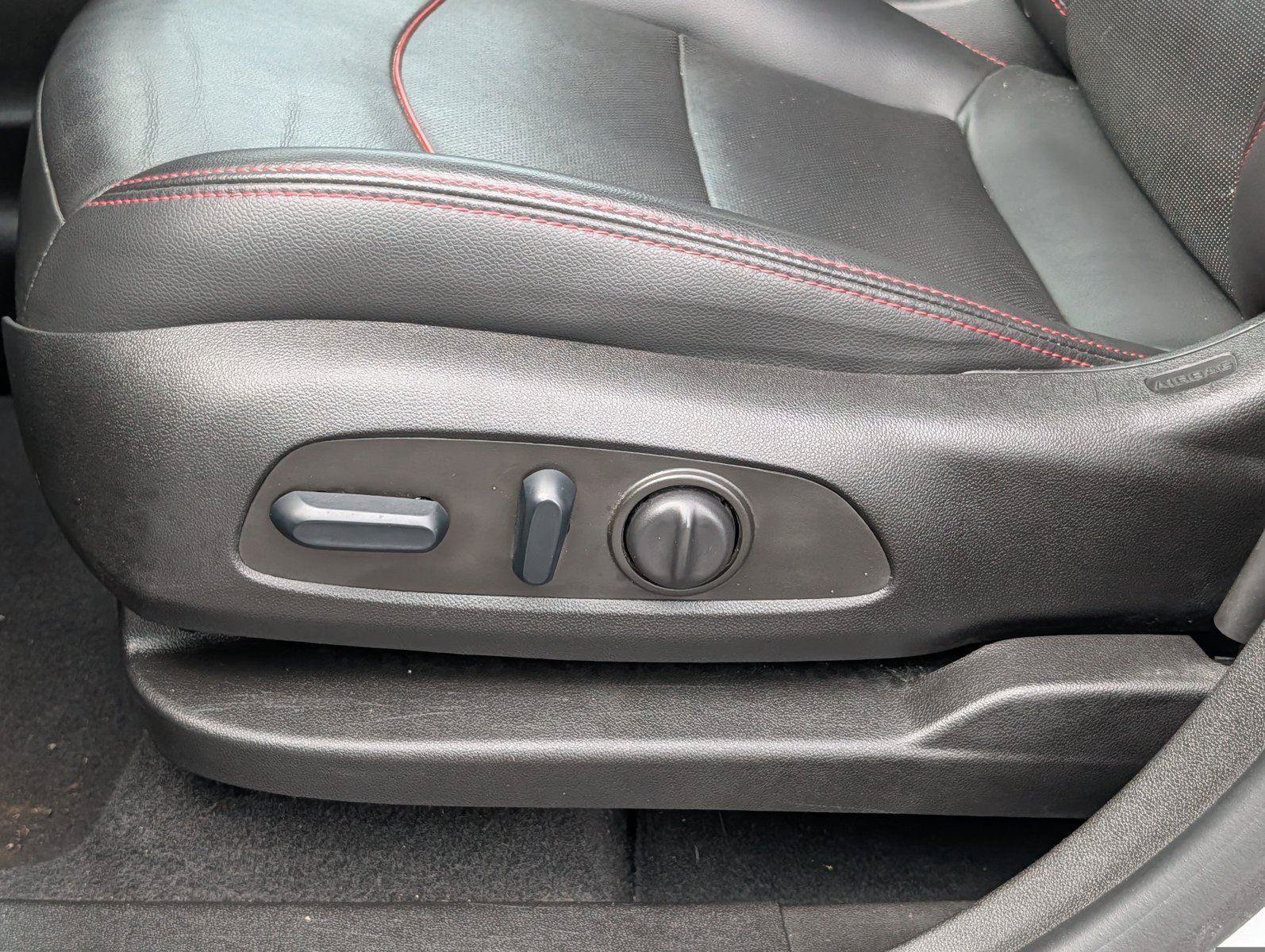 Used 2022 Chevrolet Equinox RS w/ RS Leather Package FWD image 11