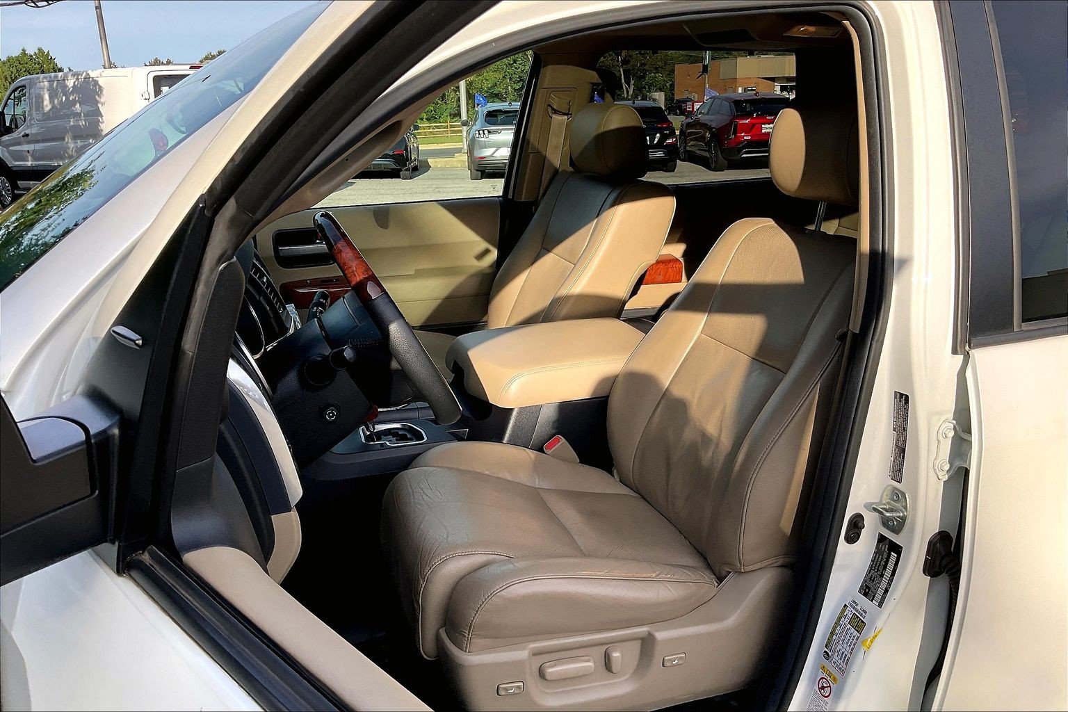 Used 2021 Toyota Sequoia Platinum AWD/4WD image 25