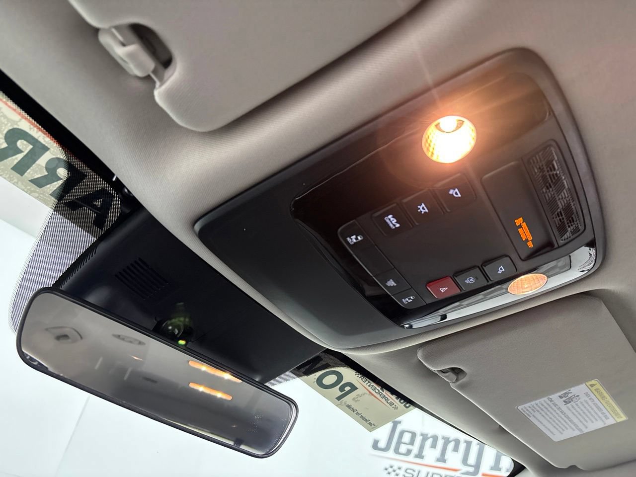 Used 2026 Kia Carnival FWD image 19
