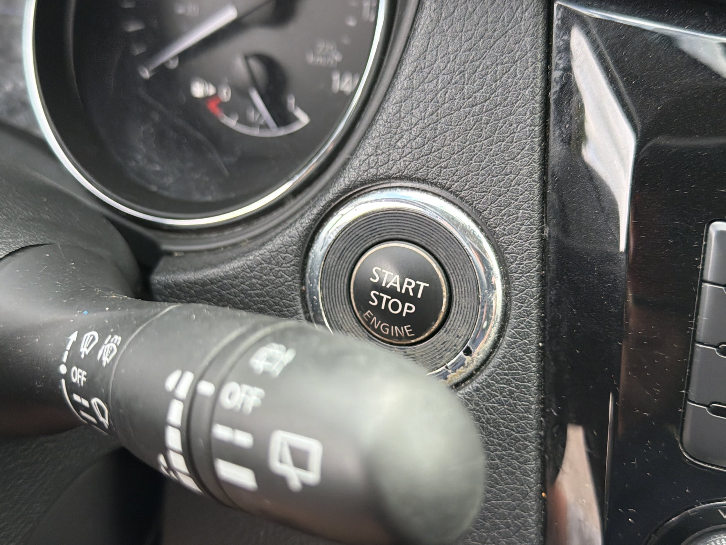 Used 2019 Nissan Rogue SL FWD image 12