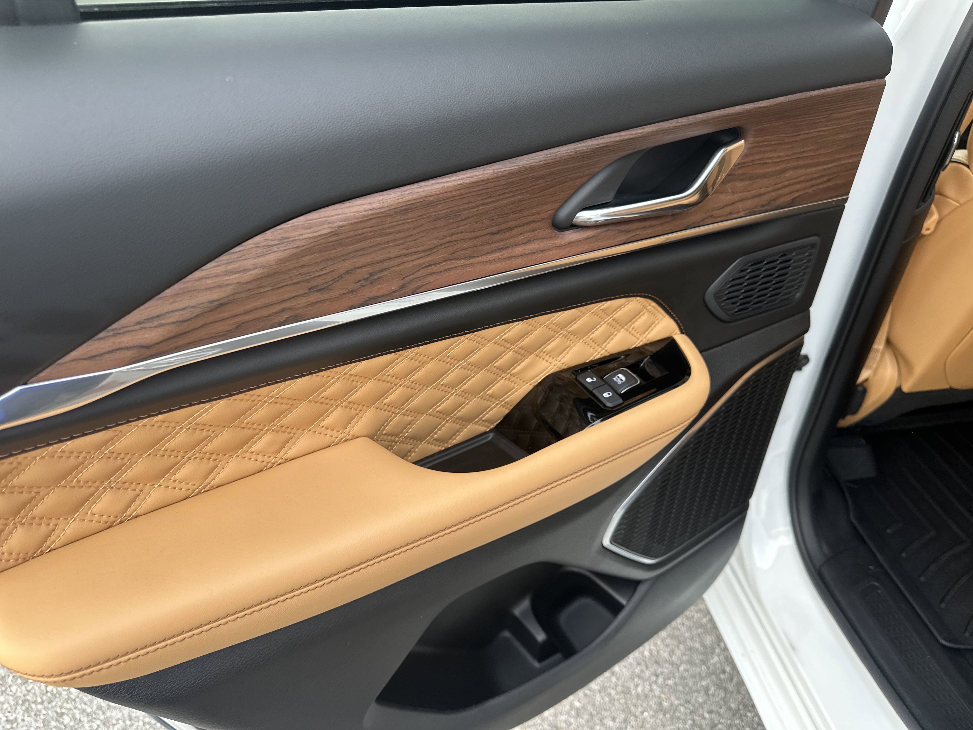 Used 2024 Jeep Grand Cherokee Summit image 17