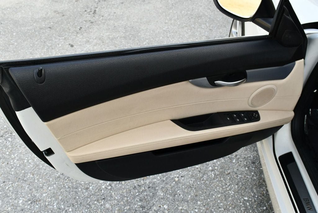 Used 2012 BMW Z4 sDrive35i RWD image 12