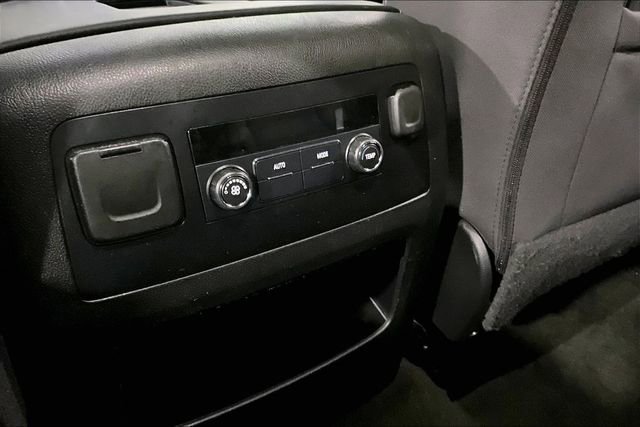 Used 2017 GMC Yukon SLE w/ SLE Value Package image 26