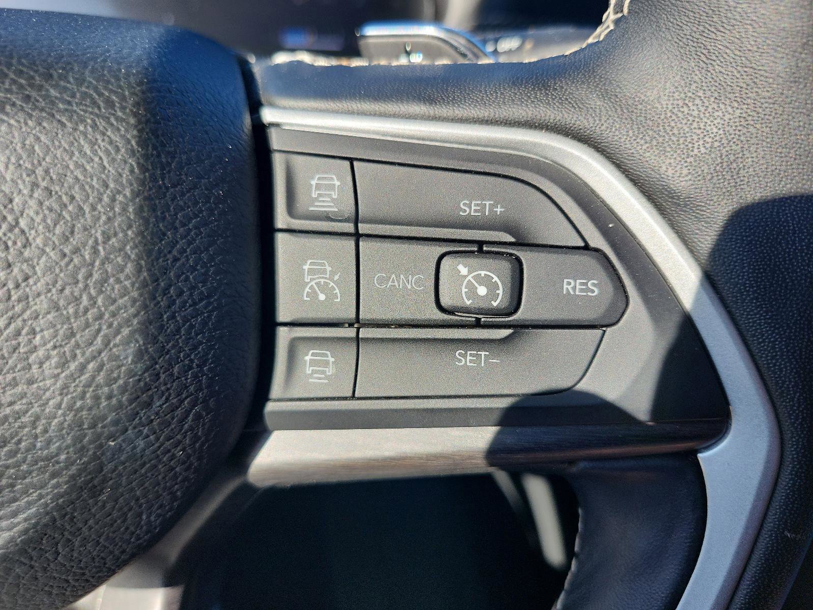 Used 2022 Jeep Grand Cherokee Limited w/ Trailer Tow Prep Group (B) image 26