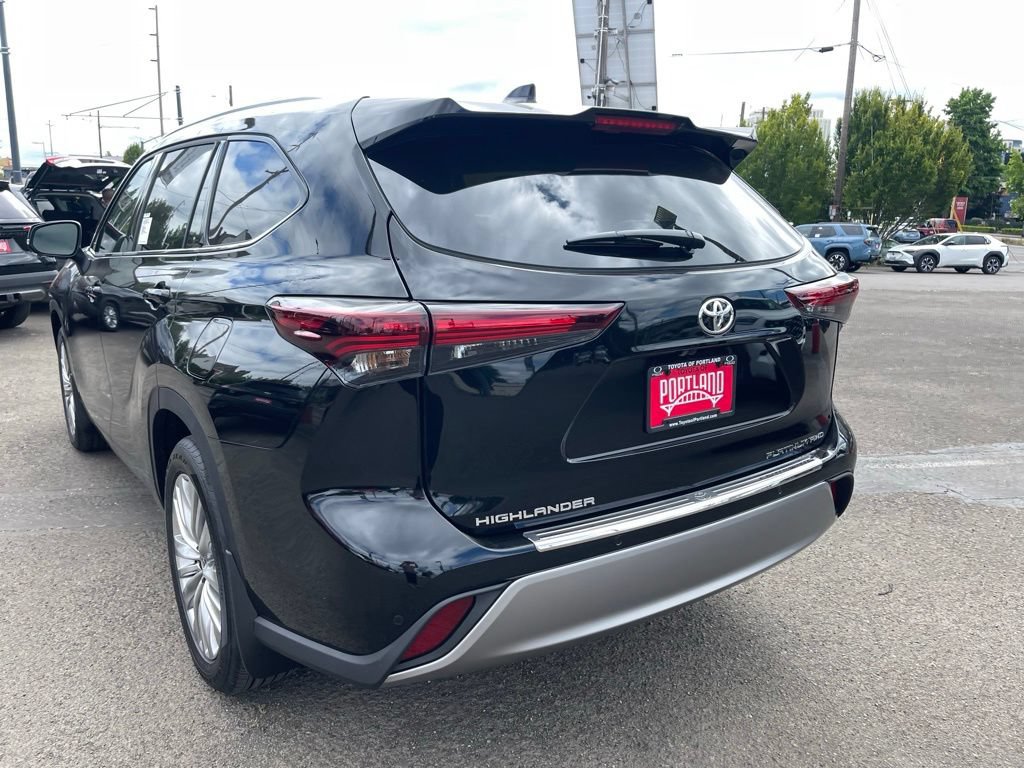 New 2026 Toyota Highlander Platinum AWD/4WD image 6