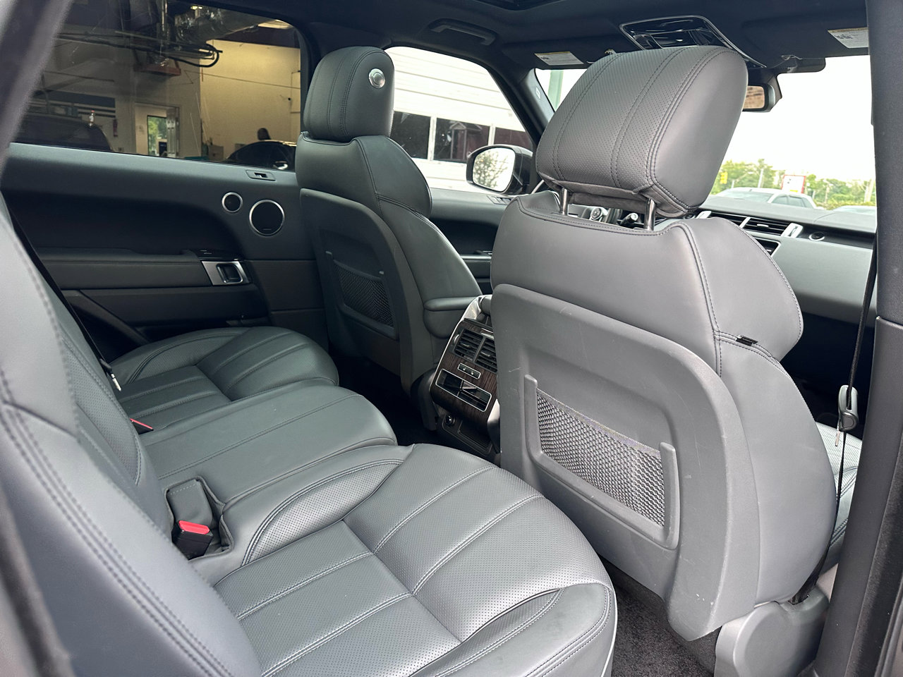 Used 2015 Land Rover Range Rover Sport HSE image 20