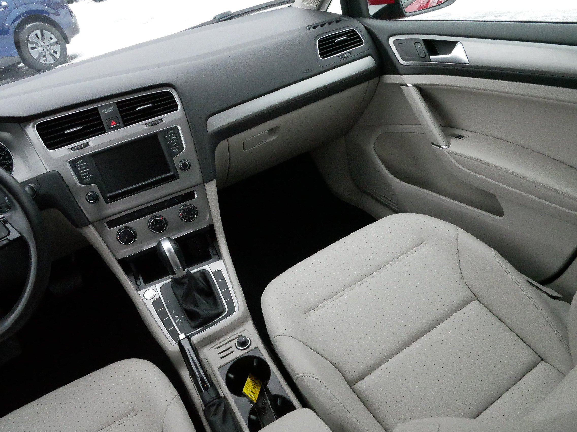 Used 2017 Volkswagen Golf Wolfsburg Edition image 11