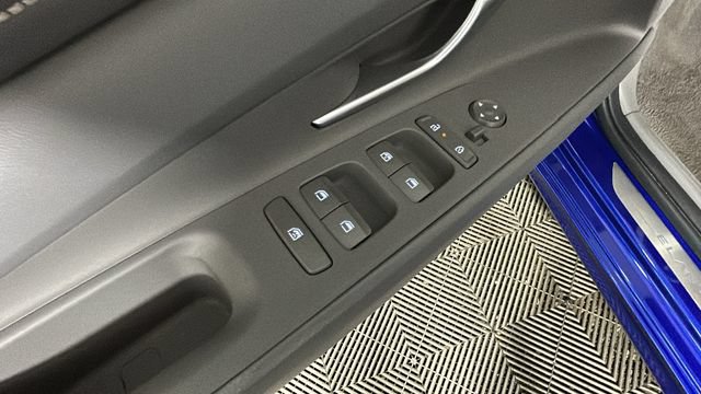 Certified 2025 Hyundai Elantra SEL FWD image 10