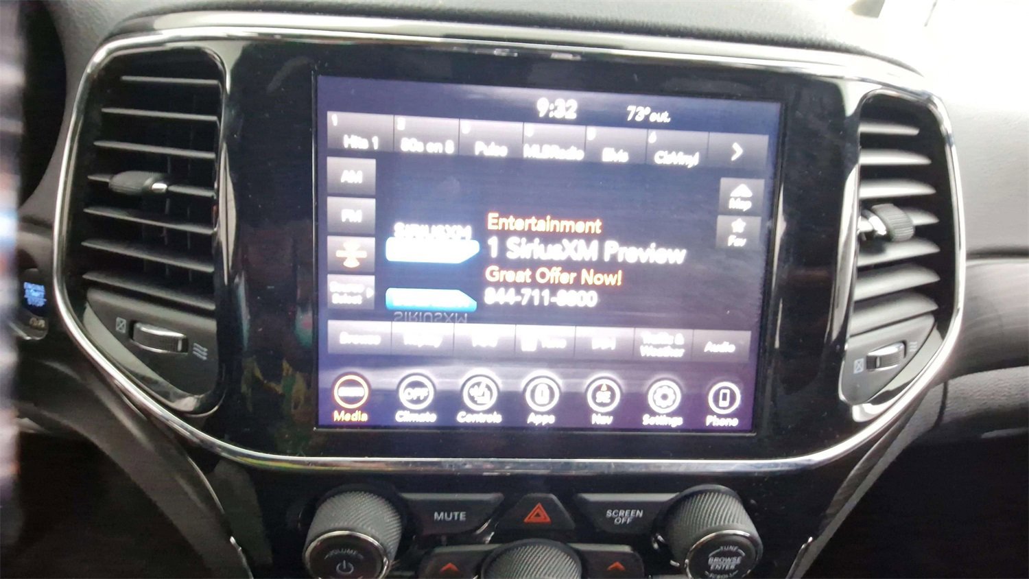 Used 2022 Jeep Grand Cherokee Laredo X image 22